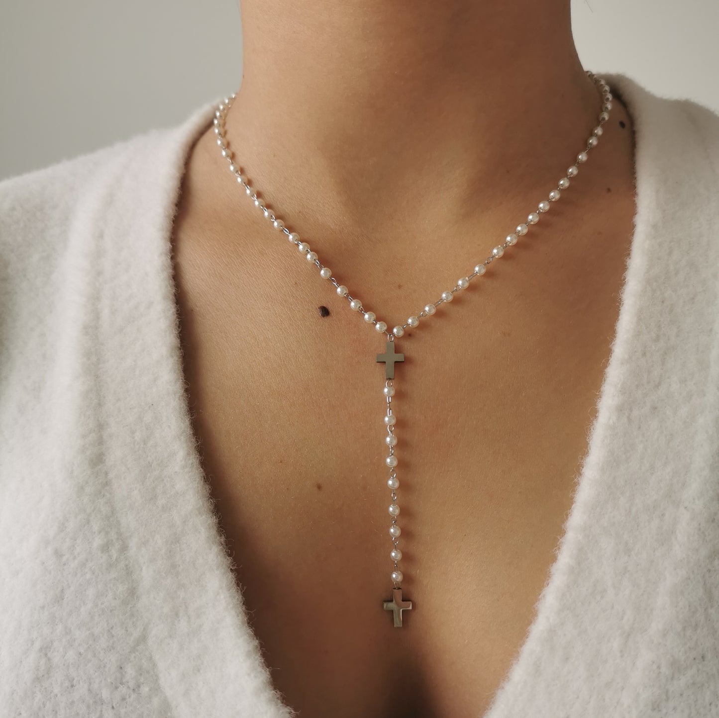 COLLIER DOUBLE CROIX PERLES NACRES